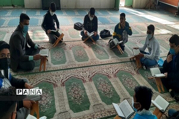 محفل انس با قرآن در مدارس جوادآباد