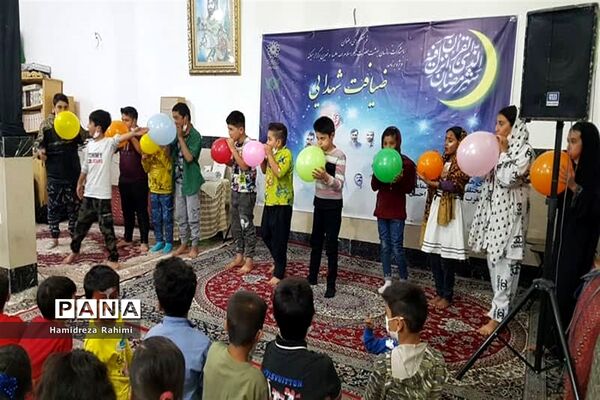 ضیافت شهدایی در روستاهای کم‌برخوردار