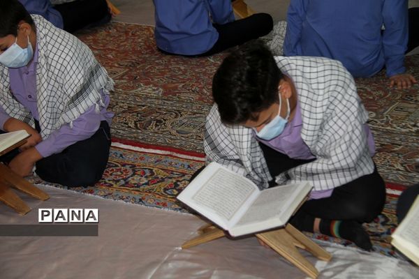 محفل انس با قرآن در دبیرستان شاهد امام جواد(ع) بهبهان