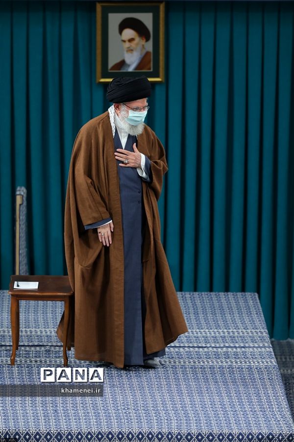 دیدارسران قوا و جمعی از مسئولان و کارگزاران نظام با رهبر انقلاب