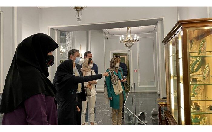 بازدید سفیر اسپانیا در تهران از مجموعه نیاوران