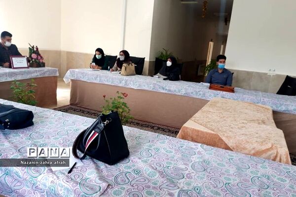 برگزاری جلسه هم‌اندیشی مشاوران و مدیران هنرستان‌ها در رودهن