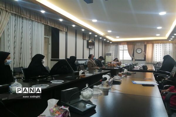 تجلیل از فرمانده واحدهای پیشگام بسیج دانش‌آموزی ناحیه سه شیراز
