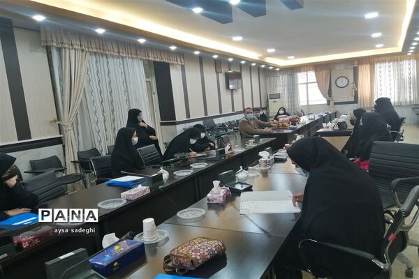 تجلیل از فرمانده واحدهای پیشگام بسیج دانش‌آموزی ناحیه سه شیراز