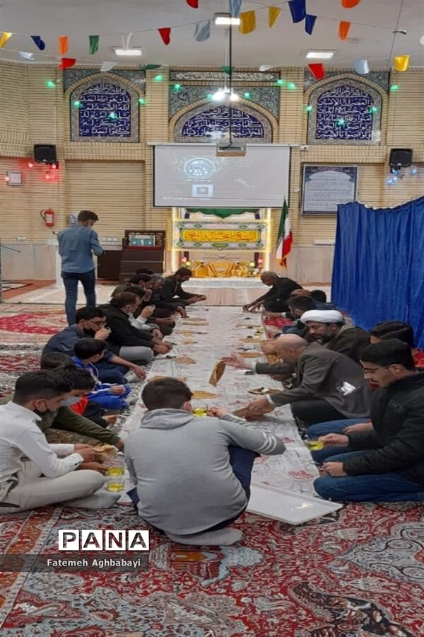 برپایی سفره افطاری در مسجد امام هادی(ع)