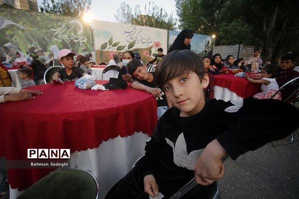 ضیافت افطاری با کودکان شهر