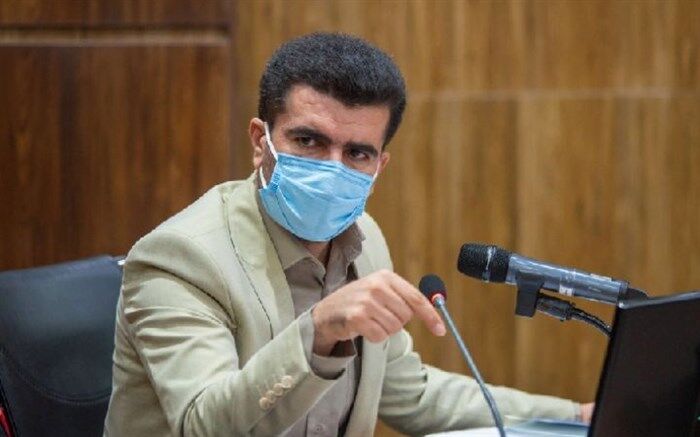 رفتار فرد خاطی با دانش‌آموزان پیرامون قیچی کردن مو رسیدگی می‌شود
