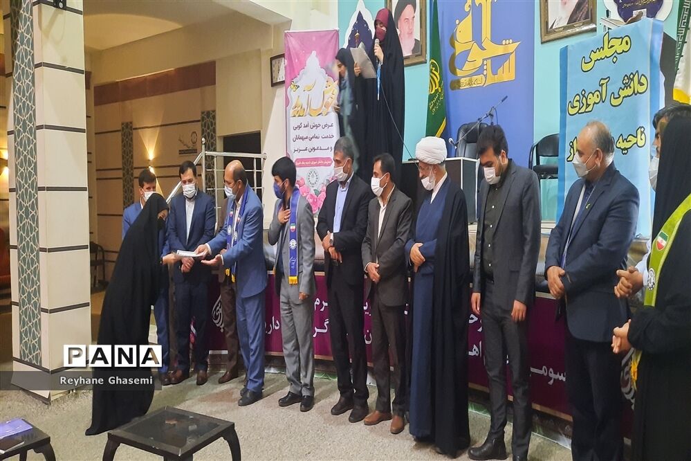 نخستین جلسه حضوری مجلس دانش‌آموزی ناحیه یک شیراز