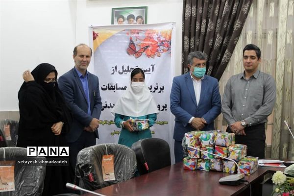 آیین تقدیر از برگزیدگان مسابقات حوزه پرورشی و فرهنگی شهرستان گلوگاه