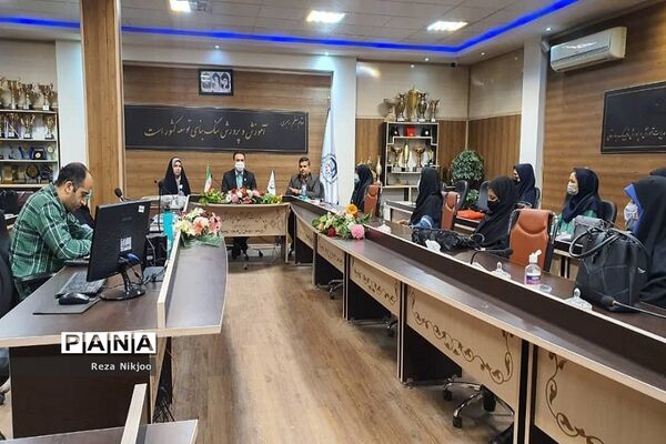 مراسم تقدیر از فرهنگیان برتر کشوری شاغل در ناحیه یک بهارستان