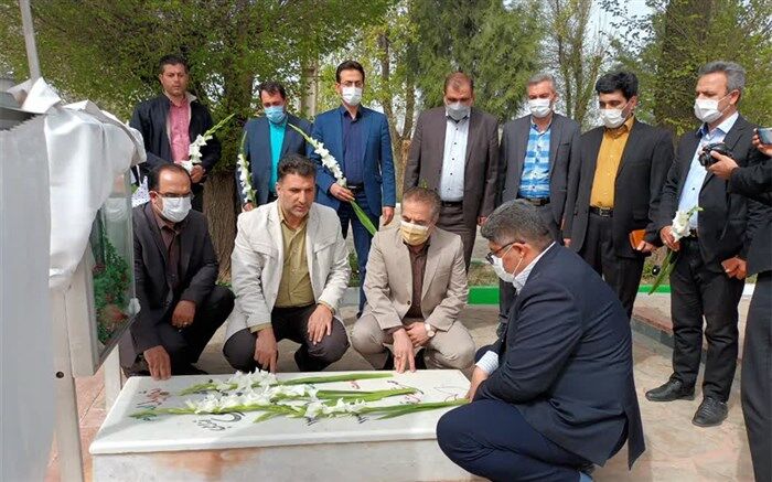 شهدا میراث ارزشمند انقلاب اسلامی هستند