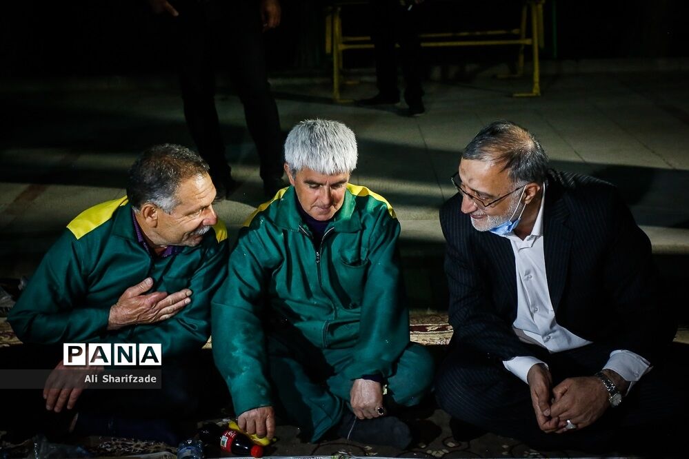 بازدید رسانه‌ای از پارک‌های مادر و کودک و مراسم افطار شهردار تهران با پاکبانان