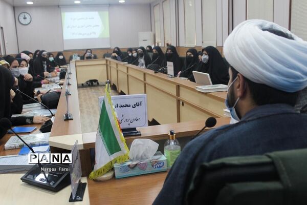 جلسه افتتاحیه  یازدهمین دوره مجلس دانش‌آموزی دختران استان قم