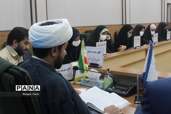 جلسه افتتاحیه  یازدهمین دوره مجلس دانش‌آموزی دختران استان قم