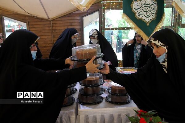 سومین جشنواره «کیک پزون نذری» در بوستان آب و آتش