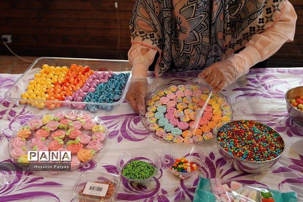 سومین جشنواره «کیک پزون نذری» در بوستان آب و آتش