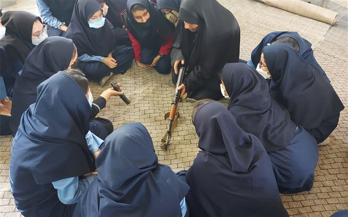 آموزش نظامی وطرح شهید بهنام درمدارس منطقه ۱۵ برگزار شد
