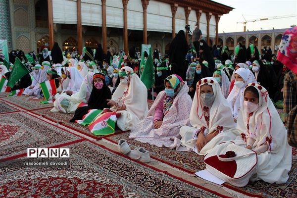 اجتماع بزرگ روزه اولی‌ها و روزه کله‌‍ گنجشکی‌های استان فارس