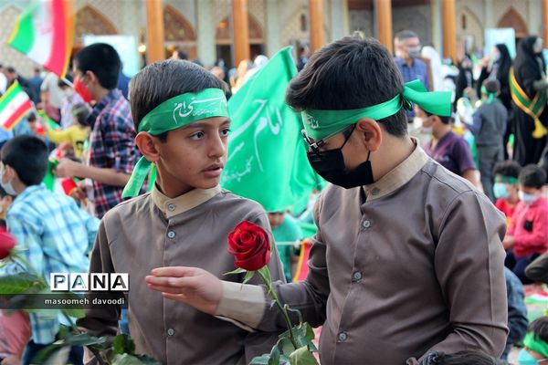 اجتماع بزرگ روزه اولی‌ها و روزه کله‌‍ گنجشکی‌های استان فارس