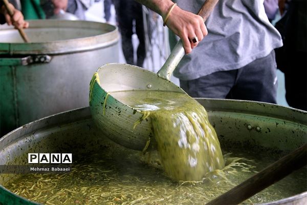 پخت آش نذری در ماه مبارک رمضان