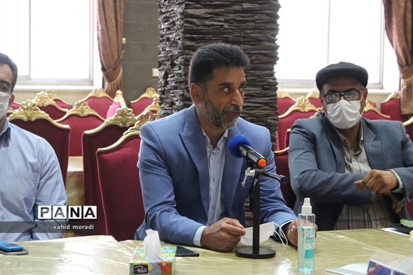 نشست مدیرکل و کارکنان حوزه ستادی آموزش و پرورش کرمانشاه