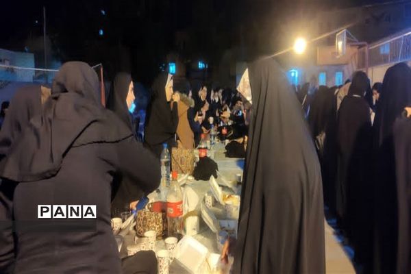 مراسم برگزاری افطاری به‌مناسبت ماه مبارک رمضان در دبیرستان شاهد کیهان  ناحیه 5