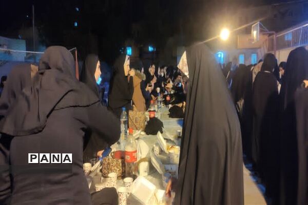 مراسم برگزاری افطاری به‌مناسبت ماه مبارک رمضان در دبیرستان شاهد کیهان  ناحیه 5