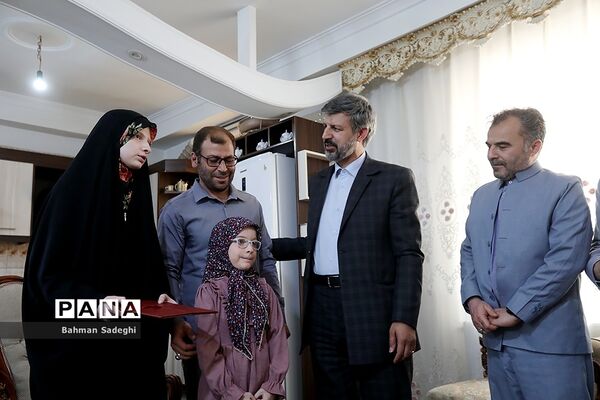 دیدار سرپرست معاونت پرورشی با برگزیدگان مسابقات بین المللی قرآن دانش‌آموزان جهان اسلام