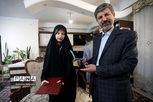 دیدار سرپرست معاونت پرورشی با برگزیدگان مسابقات بین المللی قرآن دانش‌آموزان جهان اسلام