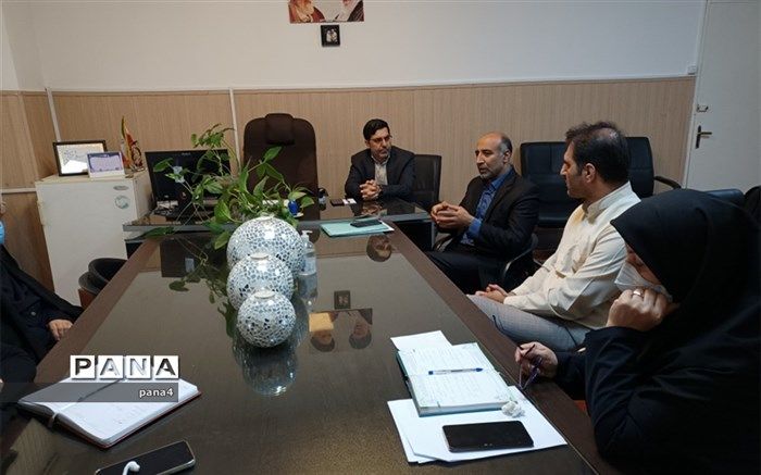 مدارس ابتدایی سرآغاز آشنایی دانش‌آموزان برای انتخاب شغل مناسب است