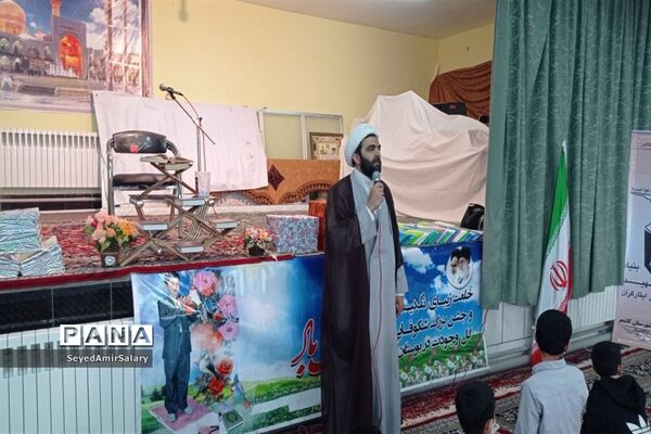 جشن تکلیف دانش‌آموزان دبیرستان پسرانه شاهد امام صادق (ع)کاشمر