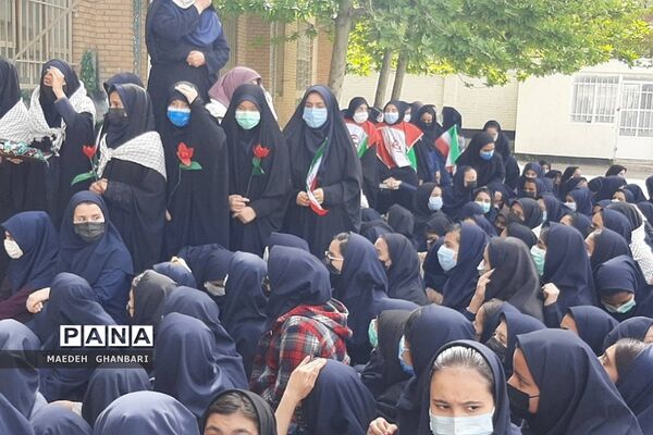 مراسم استقبال دانش‌آموزان از پیکر شهید گمنام در دبیرستان مسلم بن عوسجه  پردیس