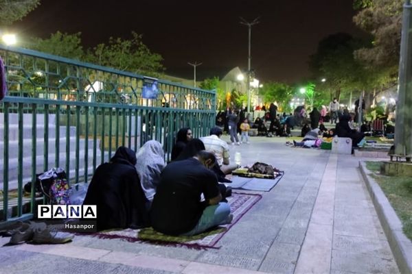 برگزاری مراسم احیا شب قدر در گلستان شهدای اصفهان