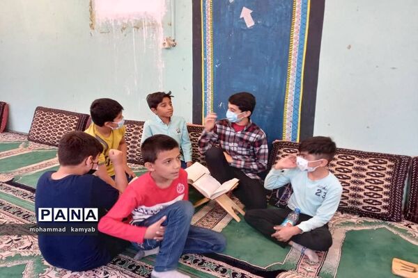 محفل انس با قرآن در شب قدر با حضور دانش‌آموزان بوشهری