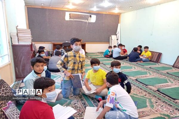محفل انس با قرآن در شب قدر با حضور دانش‌آموزان بوشهری