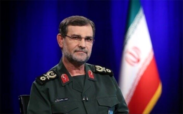 دریادار تنگسیری: دشمنان مرتب پیغام می‌دهند دست از انتقام خون حاج قاسم برداریم