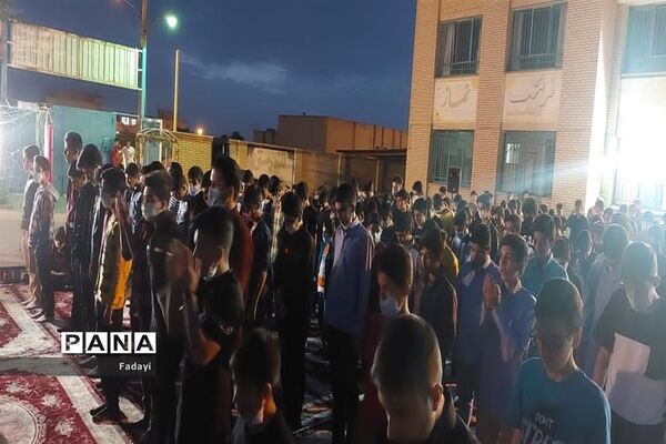 مراسم محفل انس با قرآن دانش‌‌آموزان پسر مدارس متوسطه اول اردستان