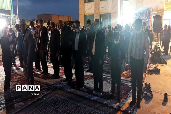 مراسم محفل انس با قرآن دانش‌‌آموزان پسر مدارس متوسطه اول اردستان