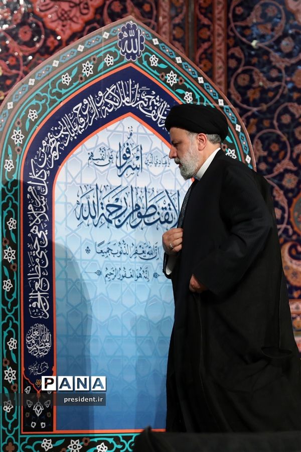 مراسم شب بیست و یکم ماه مبارک رمضان در مصلی تهران