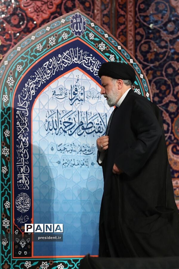 مراسم شب بیست و یکم ماه مبارک رمضان در مصلی تهران