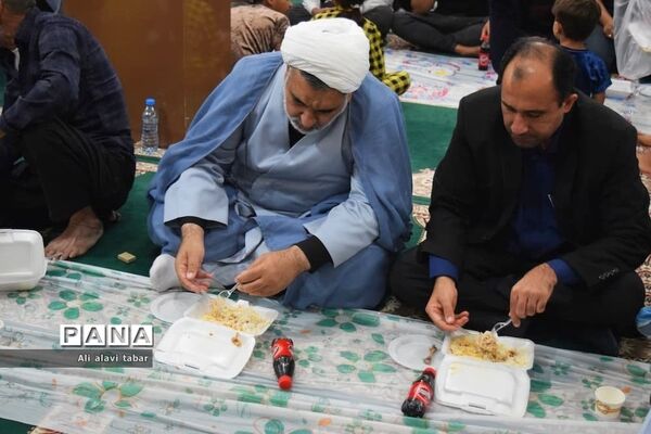 افطاری ساده در جزیره شیف