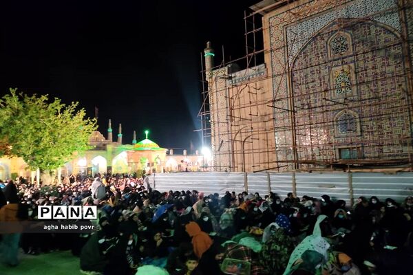 مراسم احیا شب بیست و یکم ماه مبارک رمضان در امامزاده حسین (ع) قزوین