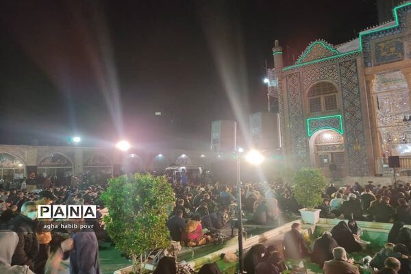مراسم احیا شب بیست و یکم ماه مبارک رمضان در امامزاده حسین (ع) قزوین