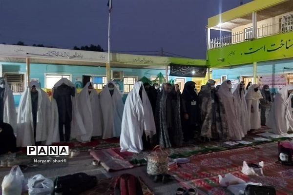 برپایی آیین احیای شب قدر در دبیرستان هیأت امنایی پاینده اهواز