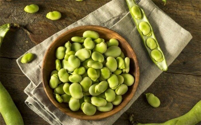 روشی شگفت‌انگیز برای پوست کندن باقلا سبز
