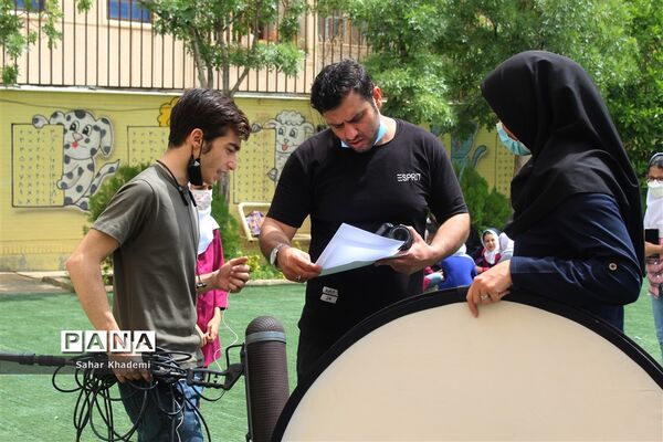 پشت صحنه فیلم کوتاه «میهمانی لاله»