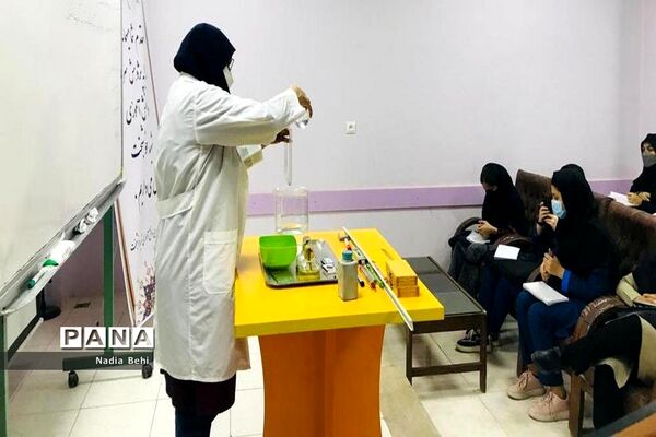 کارگاه آموزش فیزیک در پژوهش سرای دانش‌آموزی شهید خوشبخت بوشهر