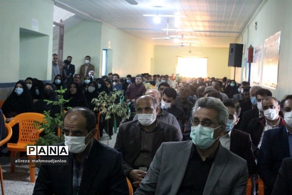 نمایشگاه دست‌ساخته‌ها و دستاوردهای دانش‌آموزی در گلوگاه