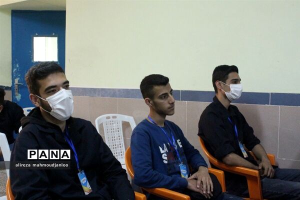 نمایشگاه دست‌ساخته‌ها و دستاوردهای دانش‌آموزی در گلوگاه