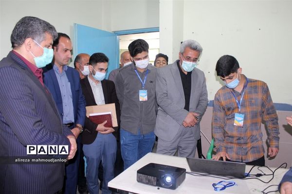 نمایشگاه دست‌ساخته‌ها و دستاوردهای دانش‌آموزی در گلوگاه